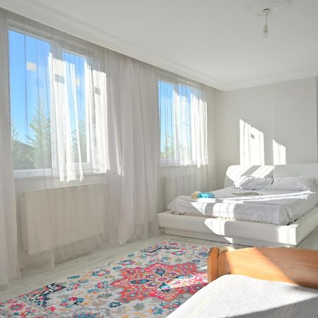 Ahmet Teacher Hotel,6 Minutes From The Airport Arnavutkoy エクステリア 写真