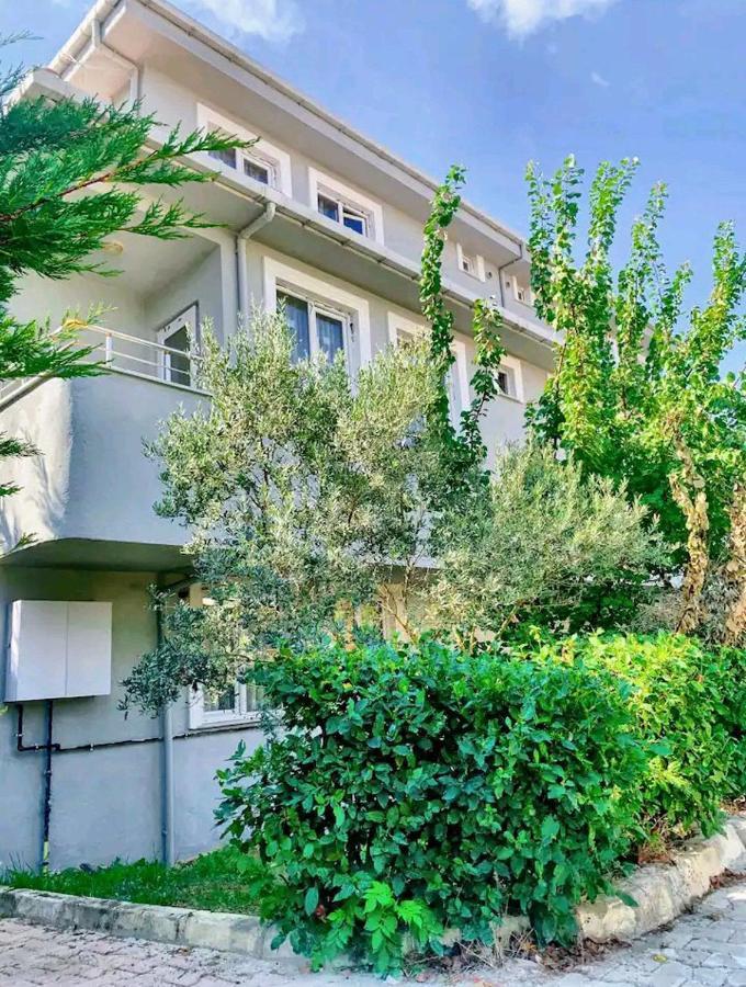Ahmet Teacher Hotel,6 Minutes From The Airport Arnavutkoy エクステリア 写真