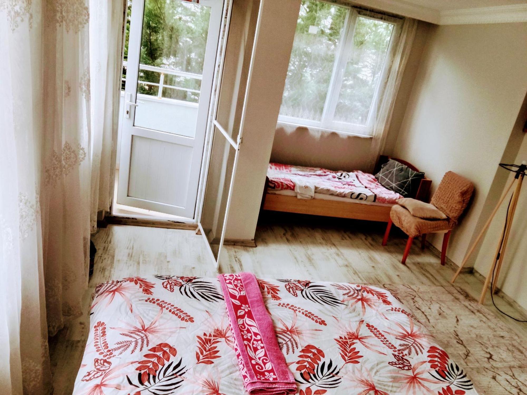 Ahmet Teacher Hotel,6 Minutes From The Airport Arnavutkoy エクステリア 写真