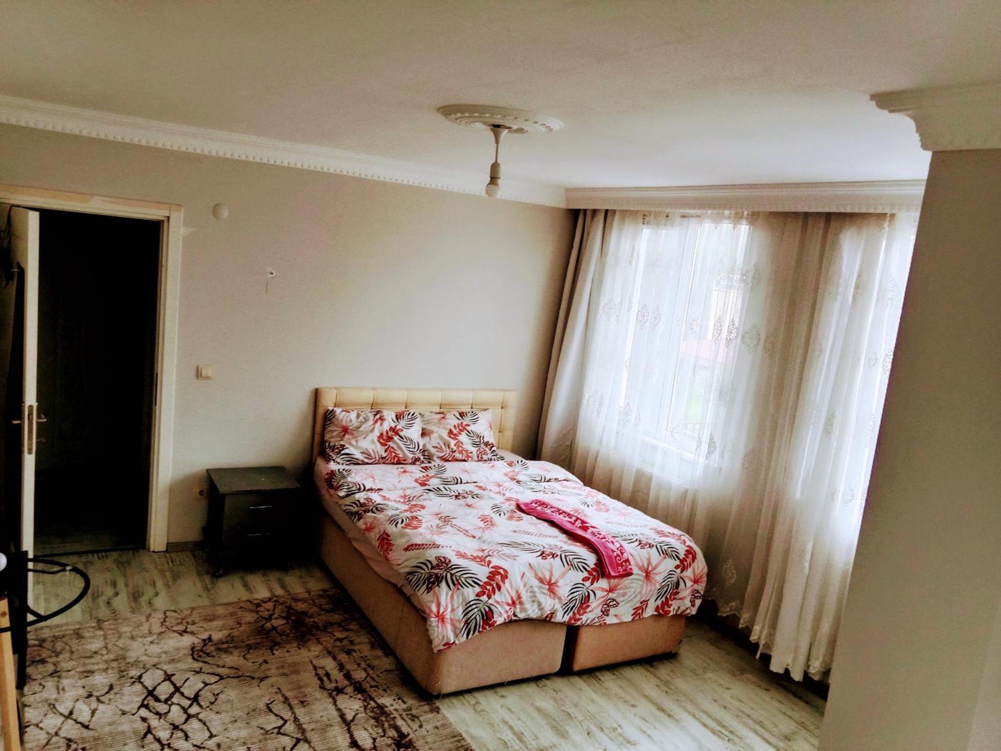 Ahmet Teacher Hotel,6 Minutes From The Airport Arnavutkoy エクステリア 写真