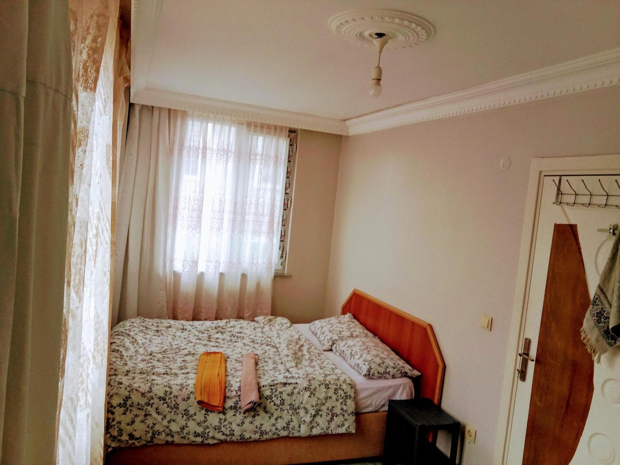 Ahmet Teacher Hotel,6 Minutes From The Airport Arnavutkoy エクステリア 写真