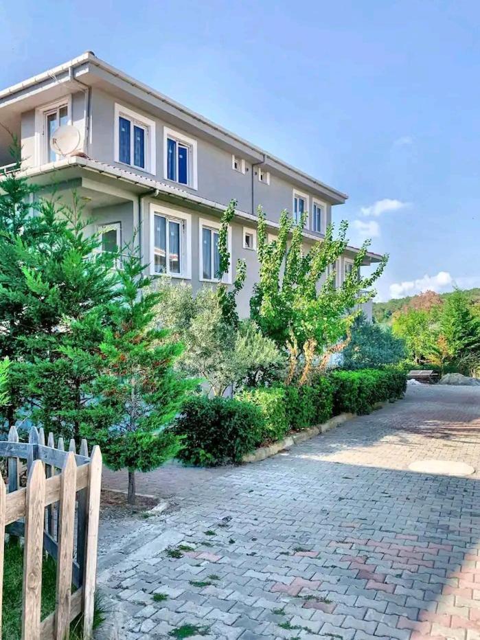 Ahmet Teacher Hotel,6 Minutes From The Airport Arnavutkoy エクステリア 写真