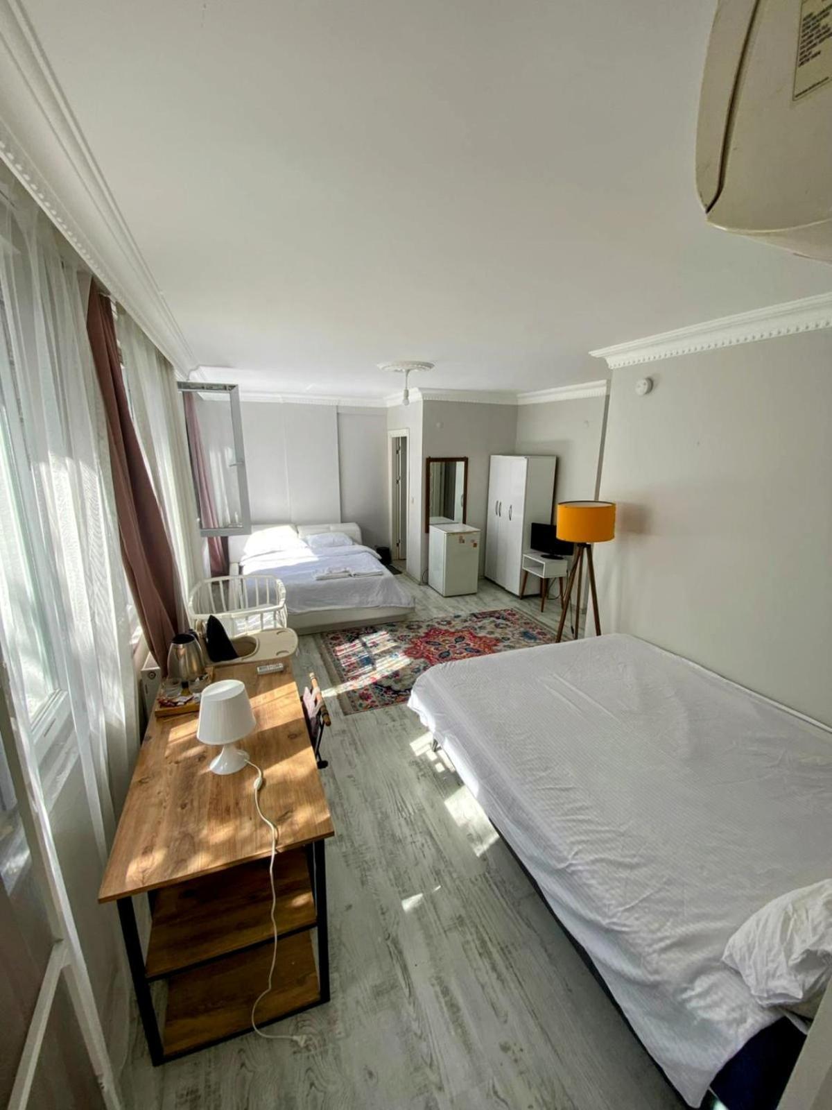 Ahmet Teacher Hotel,6 Minutes From The Airport Arnavutkoy エクステリア 写真