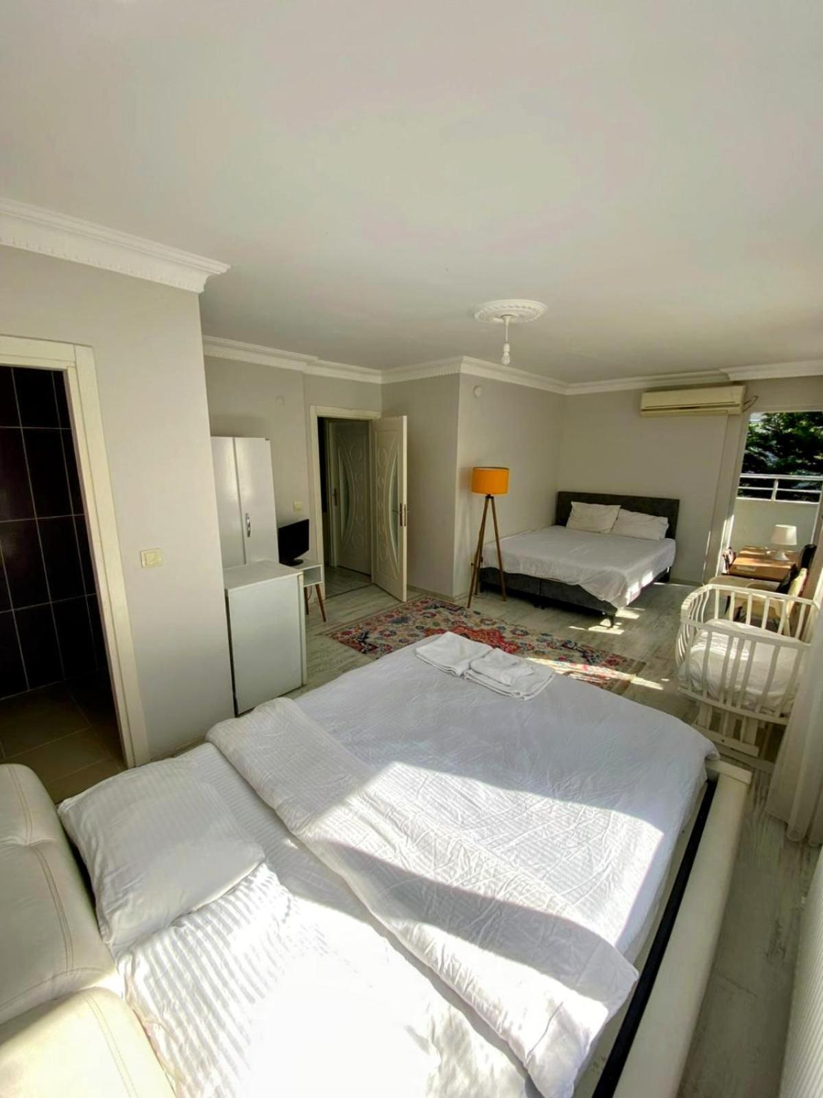 Ahmet Teacher Hotel,6 Minutes From The Airport Arnavutkoy エクステリア 写真