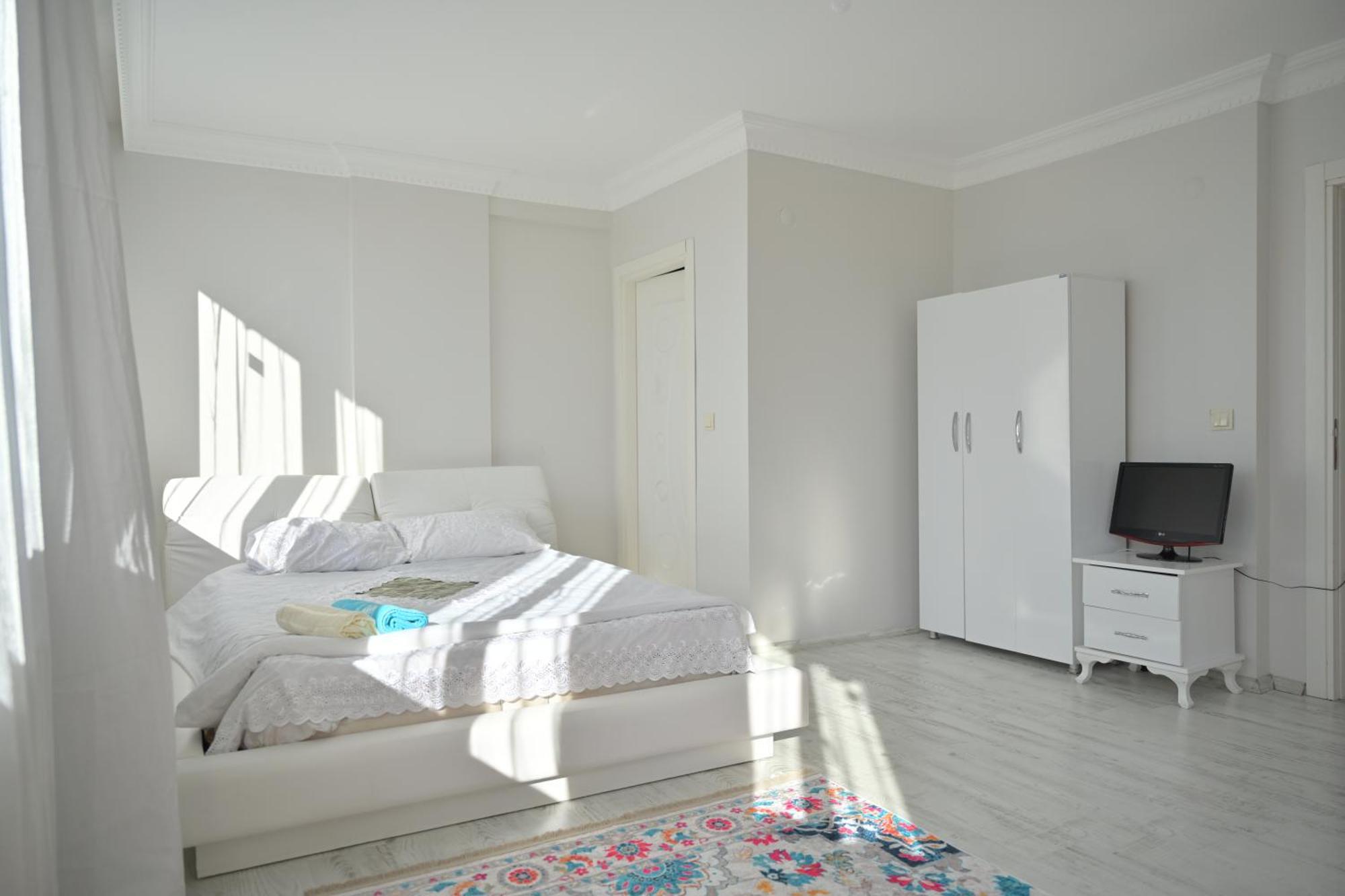 Ahmet Teacher Hotel,6 Minutes From The Airport Arnavutkoy エクステリア 写真